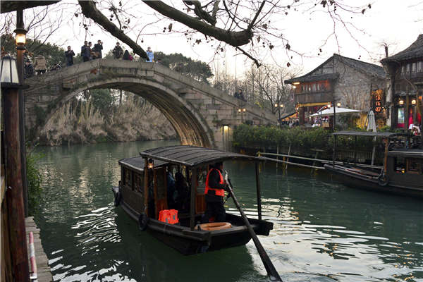 The Xizha area, one of the most popular destinations in Wuzhen, is home to many ancient bridges. (Photo provided to China Daily) The Xizha area, one of the most popular destinations in Wuzhen, is home to many ancient bridges. (Photo provided to China Daily)