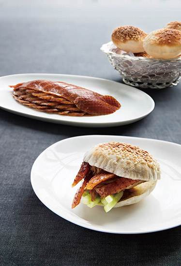 Dadong is frequented by celebrities from home and abroad thanks to its delicious fare and wonderful ambience.(Photo provided to China Daily) Dadong is frequented by celebrities from home and abroad thanks to its delicious fare and wonderful ambience.(Photo provided to China Daily)