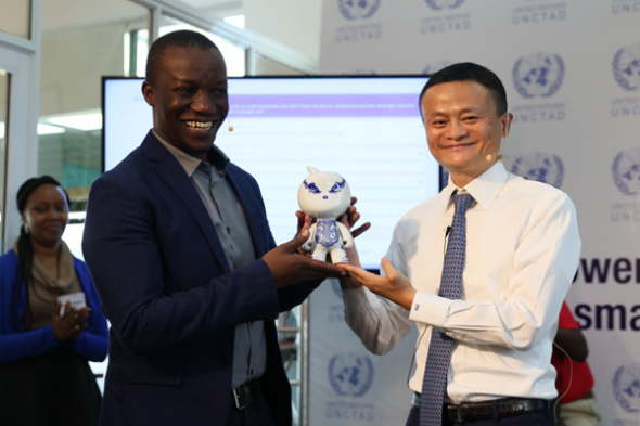 Jack Ma (R), the founder and executive chairman of Alibaba Group gives lectures to young entrepreneurs in Nailab. (Photo by Liu Hongjie/chinadaily.com.cn) Jack Ma (R), the founder and executive chairman of Alibaba Group gives lectures to young entrepreneurs in Nailab. (Photo by Liu Hongjie/chinadaily.com.cn)