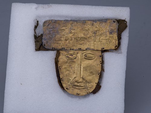 Nearly 200 precious artifacts from Tibet Autonomous Region on display in Beijing