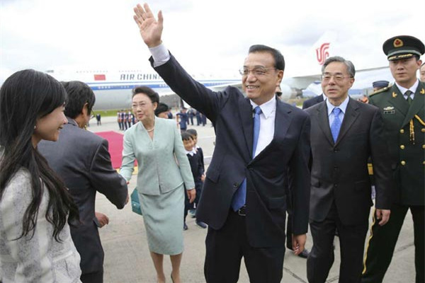 Premier Li Keqiang arrived in Bogota, the capital of Colombia, to start his official visit to the country on May 21. (Photo/english.gov.cn) Premier Li Keqiang arrived in Bogota, the capital of Colombia, to start his official visit to the country on May 21. (Photo/english.gov.cn)