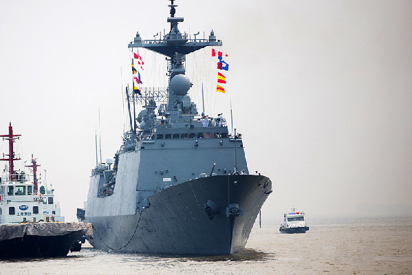 The guided-missile destroyer Gang Gam-chan from the ROK Navy prepares to berth at the Wusong Military Port in Shanghai on August 29, 2015. A navy fleet consisted of the guided-missile destroyer Gang Gam-chan and the supply ship ROKS Taechong (AOE-58) from the Navy of the Republic of Korea arrived at the Wusong Military Port in Shanghai, China, on August 29 for a three-day port visit. The guided-missile destroyer Gang Gam-chan from the ROK Navy prepares to berth at the Wusong Military Port in Shanghai on August 29, 2015. A navy fleet consisted of the guided-missile destroyer Gang Gam-chan and the supply ship ROKS Taechong (AOE-58) from the Navy of the Republic of Korea arrived at the Wusong Military Port in Shanghai, China, on August 29 for a three-day port visit.