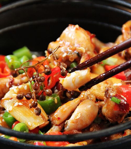 Bullfrog poached in chili oil. (Photo/youth.cn) Bullfrog poached in chili oil. (Photo/youth.cn)