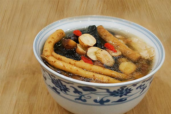 Gedatang, or dough drop and assorted vegetable soup, is a typical soup for people in northeastern China. The soup is usually eaten as an evening meal as it is easy to digest. Vegetables used vary from place to place. (File Photo) Gedatang, or dough drop and assorted vegetable soup, is a typical soup for people in northeastern China. The soup is usually eaten as an evening meal as it is easy to digest. Vegetables used vary from place to place. (File Photo)
