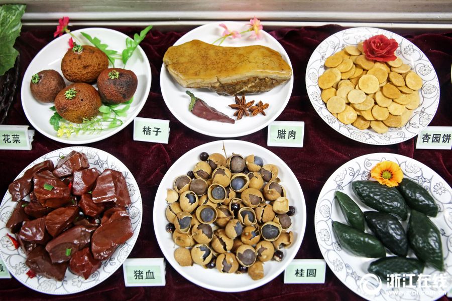 Look but don't bite C mouthwatering stone food banquets