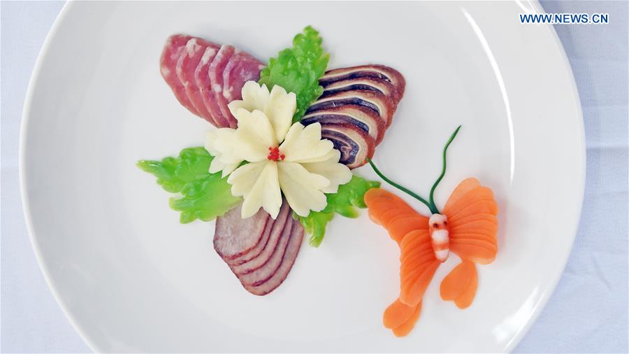Delicious food displayed at cooking contest in Liaoning