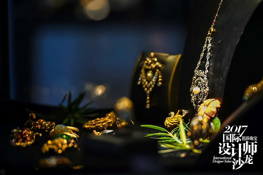 Exhibition takes closer look at jewelry design