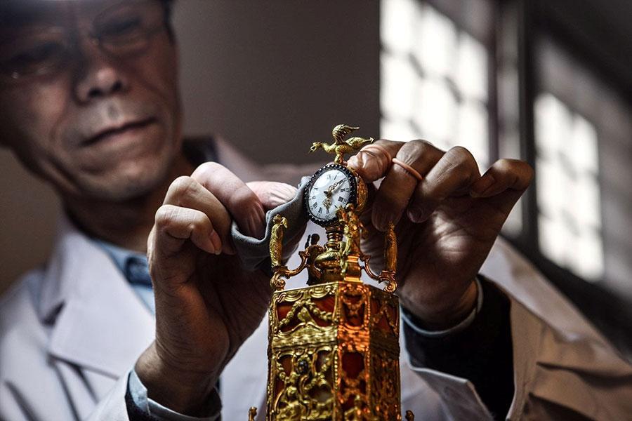 New documentary brings old timepieces back to life