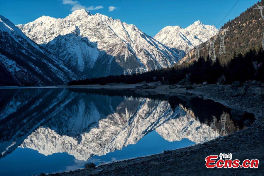 Ranwu Lake in Tibet 