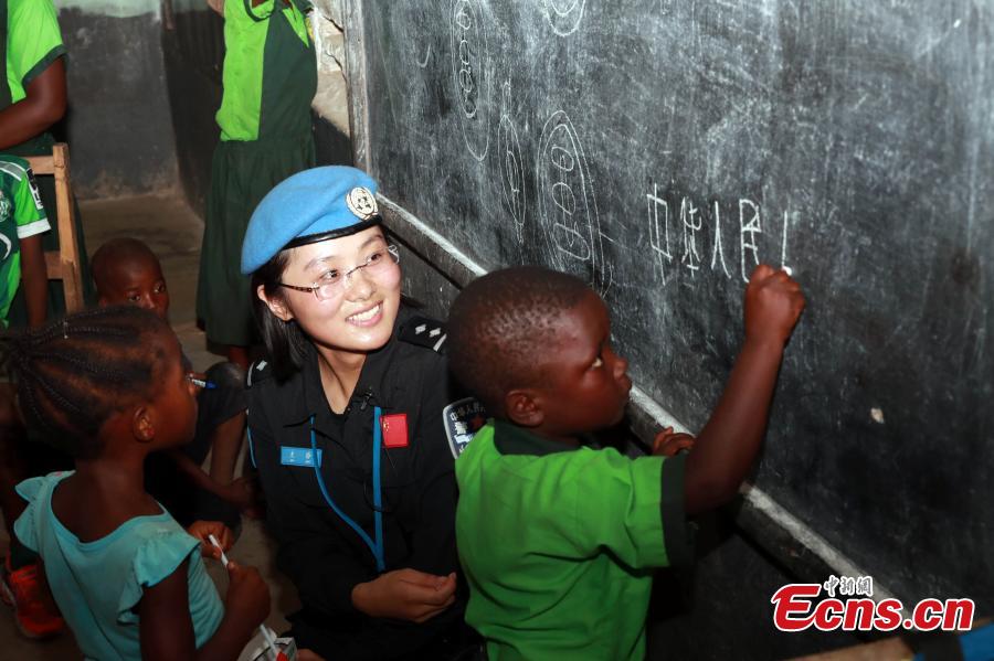 Peacekeepers win distinguished women's award in Guangxi