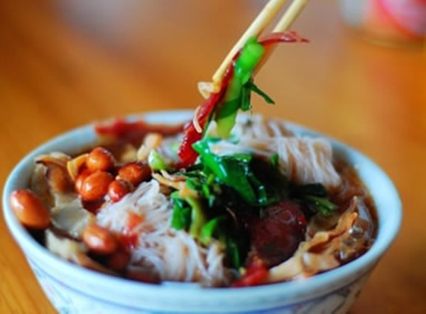 Savoring Hainan delicacies from dawn to dusk