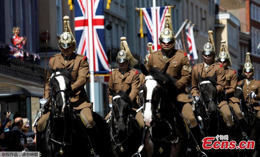 Royal wedding: Dress rehearsal underway 