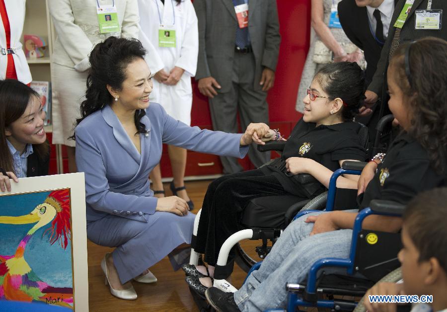 Wife of Chinese President visits National Children's Hospital of Costa Rica 