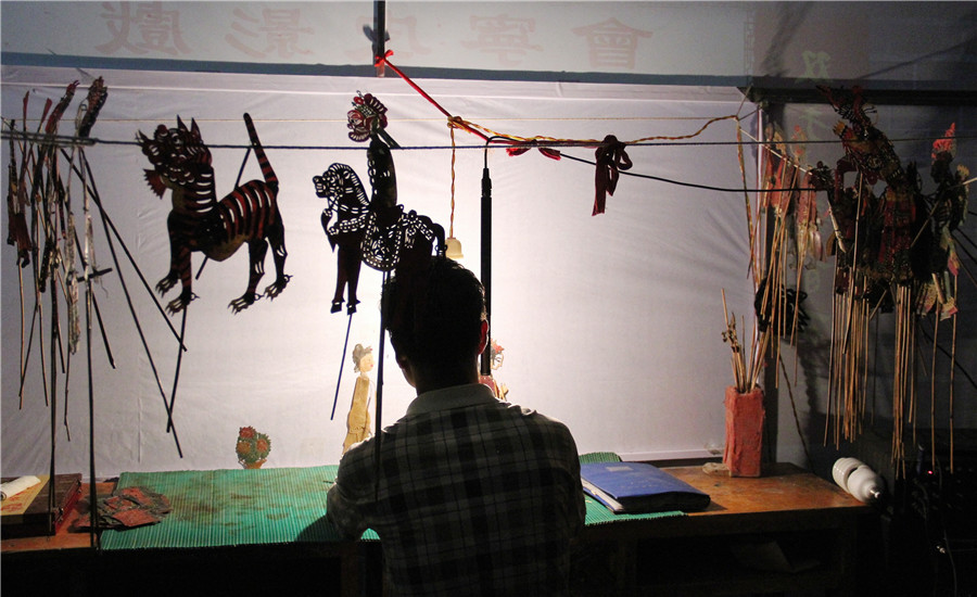 Nine-day shadow puppetry feast in Gansu (1/4)