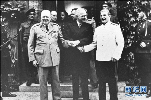 File photo shows Winston Churchill (L), Harry S. Truman (C) and Joseph Stalin (R) at the Potsdam Conference in July 1945. The Potsdam Declaration, which outlined the terms of surrender for Japan during World War II in Asia, was issued on July 26, 1945. (Photo、xinhuanet.com) File photo shows Winston Churchill (L), Harry S. Truman (C) and Joseph Stalin (R) at the Potsdam Conference in July 1945. The Potsdam Declaration, which outlined the terms of surrender for Japan during World War II in Asia, was issued on July 26, 1945. (Photo、xinhuanet.com)
