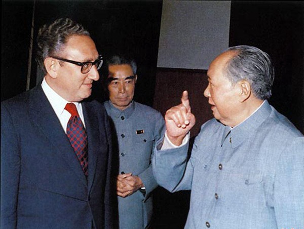 Chinese leader Mao Zedong (R) and Zhou Enlai (M) met with then U.S. Secretary of State Henry Kissinger in Beijing, on Feb 17, 1973.(File Photo) Chinese leader Mao Zedong (R) and Zhou Enlai (M) met with then U.S. Secretary of State Henry Kissinger in Beijing, on Feb 17, 1973.(File Photo)