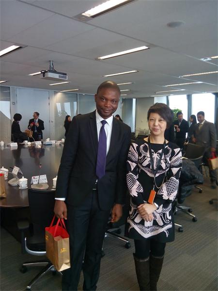 Joseph poses a photo with Tian Wei,a famous CCTV anchor in Beijing. (Photo provided to chinadaily.com.cn) Joseph poses a photo with Tian Wei,a famous CCTV anchor in Beijing. (Photo provided to chinadaily.com.cn)