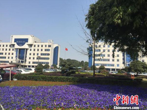 A picture of Changsha county government's compound which turns into a public park after the enclosing walls were taken down. (Photo by Li Junjie/chinanews.com) A picture of Changsha county government's compound which turns into a public park after the enclosing walls were taken down. (Photo by Li Junjie/chinanews.com)