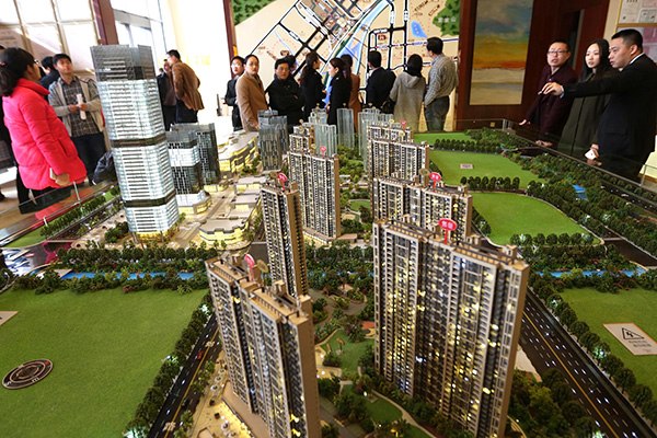 Homebuyers at the sales center of a property project in Nanjing, Jiangsu province, on Feb 29. Cities like Nanjing and Shanghai have announced preferential housing tax policies, which have ignited local enthusiasm for home-buying. (Photo provided to China Daily) Homebuyers at the sales center of a property project in Nanjing, Jiangsu province, on Feb 29. Cities like Nanjing and Shanghai have announced preferential housing tax policies, which have ignited local enthusiasm for home-buying. (Photo provided to China Daily)