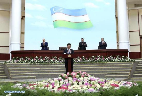 Chinese President Xi Jinping delivers a speech at the Legislative Chamber of the Uzbek Supreme Assembly in Tashkent, Uzbekistan, June 22, 2016. (Xinhua/Lan Hongguang)