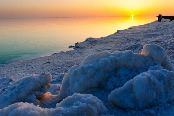 Photo taken on June 15, 2016 shows the sunset scenery of a salt lake in Lop Nur,Northwest China's Xinjiang Uygur autonomous region.(Photo/Xinhua) Photo taken on June 15, 2016 shows the sunset scenery of a salt lake in Lop Nur,Northwest China's Xinjiang Uygur autonomous region.(Photo/Xinhua)