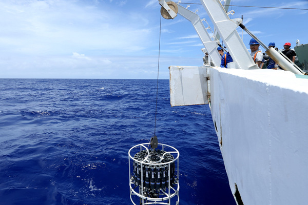 A device designed to gather data, including water temperature, salinity and depth, is readied for use on May 22, ahead of submersible Jiaolong's planned deep dives. Liu Shiping / Xinhua