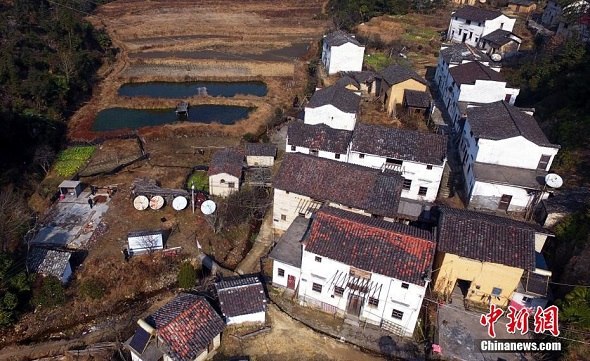 Aerial picture taken on Dec. 24, 2017 shows a traditional village in De Xing City, SE China's Jiangxi Province. (Photo/Chinanews.com) Aerial picture taken on Dec. 24, 2017 shows a traditional village in De Xing City, SE China's Jiangxi Province. (Photo/Chinanews.com)