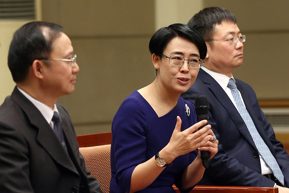 Jiang Lixin (center), vice-president of Fuwai Hospital, interacts with reporters at a news conference in Beijing on Wednesday. (Zou Hong/China Daily) Jiang Lixin (center), vice-president of Fuwai Hospital, interacts with reporters at a news conference in Beijing on Wednesday. (Zou Hong/China Daily)