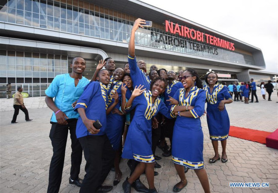 Performers pose for photos at Nairobi Terminus of Mombasa-Nairobi Standard Gauge Railway (SGR) in Nairobi, capital of Kenya, May 31, 2017. (Xinhua/Chen Cheng) Performers pose for photos at Nairobi Terminus of Mombasa-Nairobi Standard Gauge Railway (SGR) in Nairobi, capital of Kenya, May 31, 2017. (Xinhua/Chen Cheng)